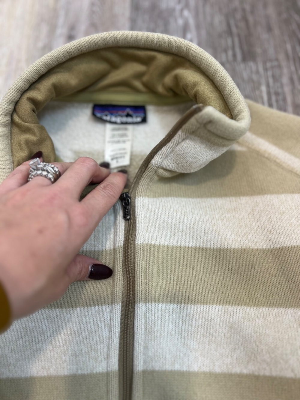 PATAGONIA RARE STRIPED 1/2 zip - Picture 3 of 3